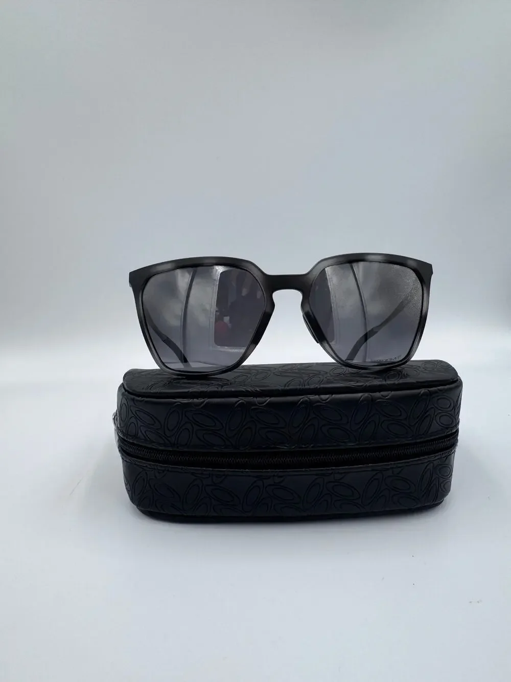 New Oakley prizm grey gradient Lenses,  polished black ink Frame
